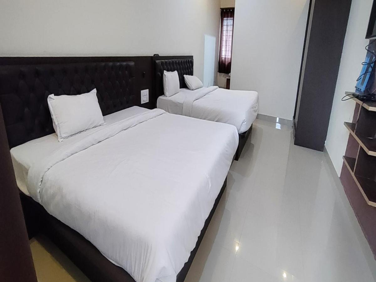 Mg Residency Hotel Chikmagalur Exterior photo