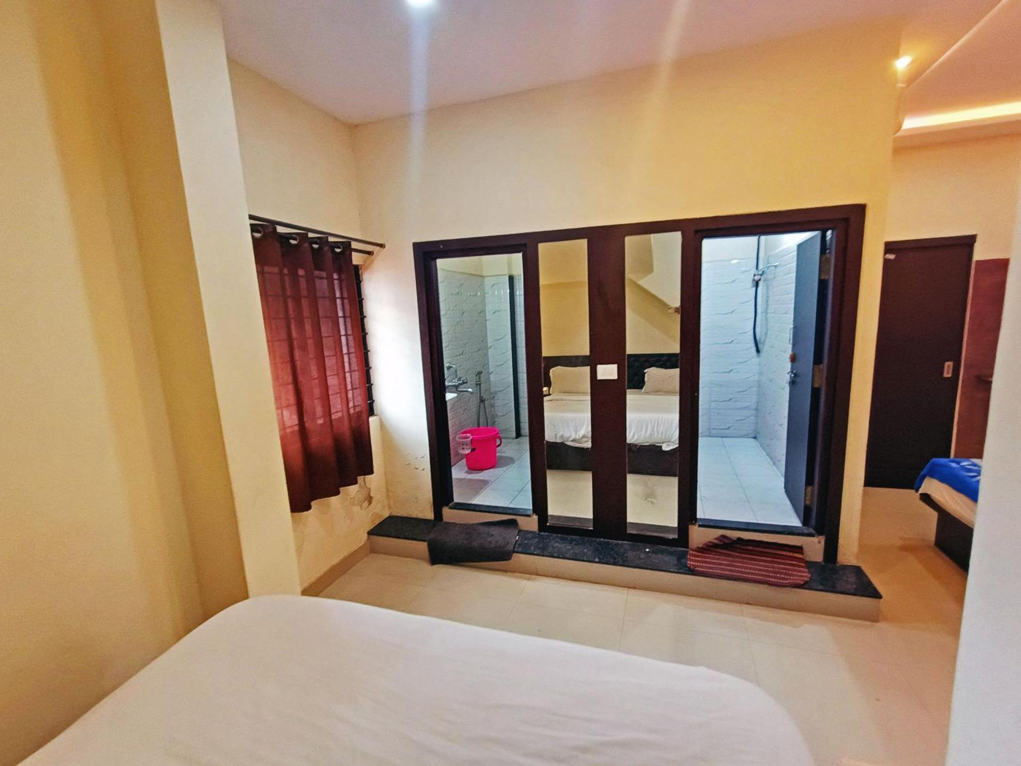 Mg Residency Hotel Chikmagalur Exterior photo